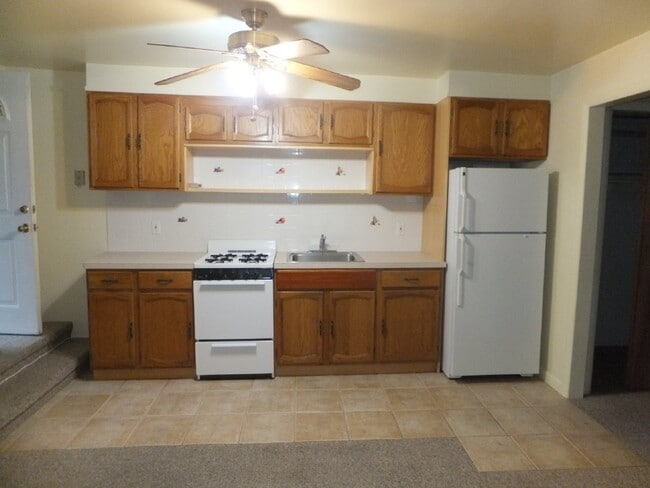 270 Fisher Ave in White Plains, NY - Building Photo - Building Photo