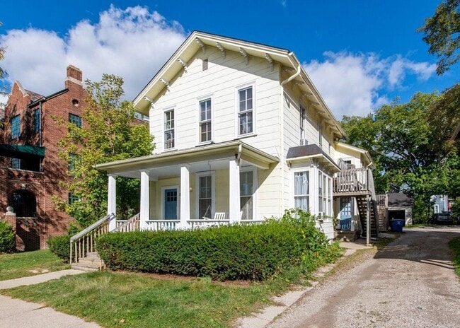 316 N State St in Ann Arbor, MI - Building Photo - Building Photo