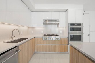 400 Central Ave, Unit 1709 in St. Petersburg, FL - Building Photo - Building Photo