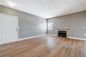 855 N Stephanie St in Henderson, NV - Foto de edificio - Building Photo