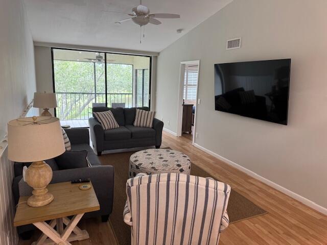 property at 6928 Briarlake Cir