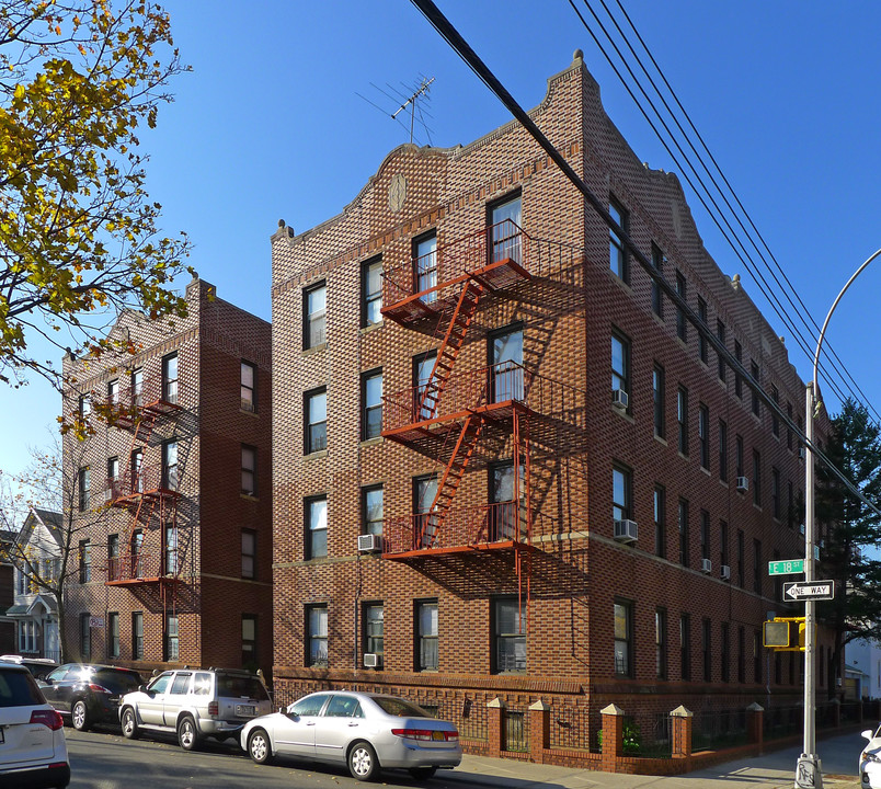 1902 E 18th St in Brooklyn, NY - Building Photo