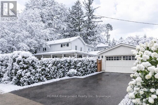 212 King St in Oakville, ON - Building Photo - Building Photo