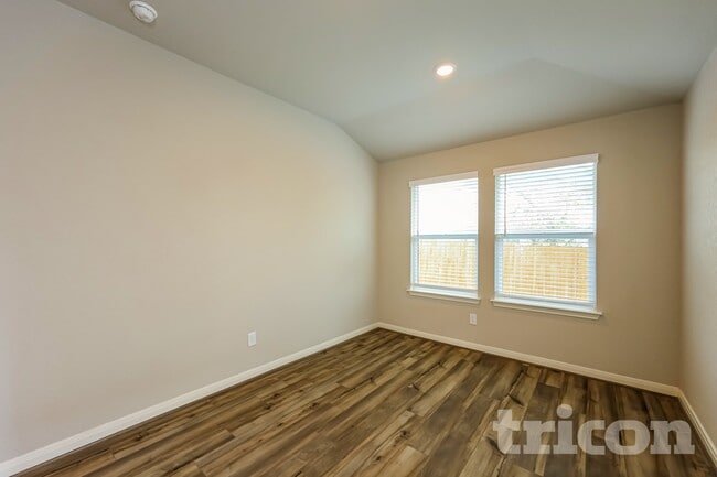 13681 Paxton Blvd in Saint Hedwig, TX - Building Photo - Building Photo