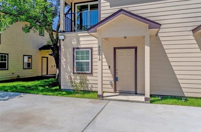 5007 Mallow St in Houston, TX - Building Photo - Building Photo