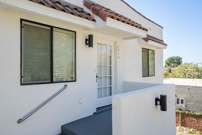 4514 Mont Eagle Pl in Los Angeles, CA - Building Photo - Building Photo