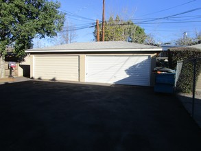 12355 Riverside Dr in Valley Village, CA - Building Photo - Building Photo