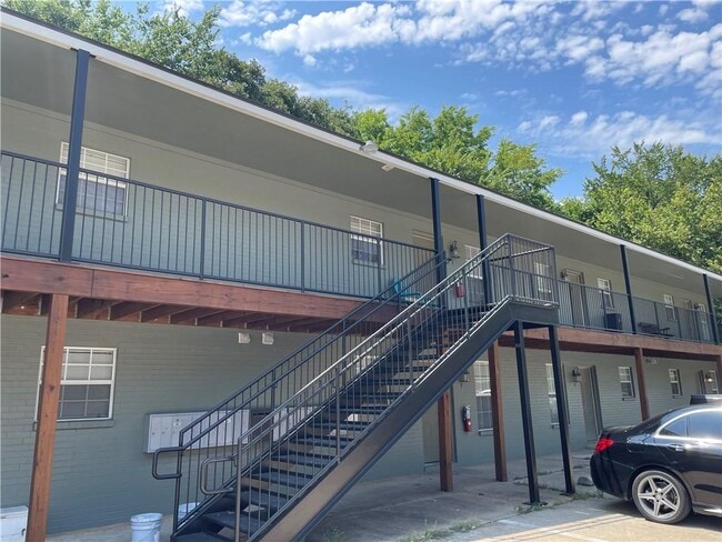 property at 884 W Holly St