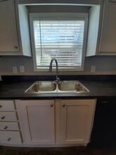 252 Field Pine Dr in Browns Summit, NC - Foto de edificio - Building Photo