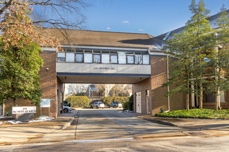 696 Mowbray Arch in Norfolk, VA - Building Photo - Building Photo