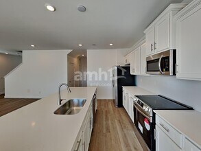 6319 W Calle Bilboa in Tucson, AZ - Building Photo - Building Photo