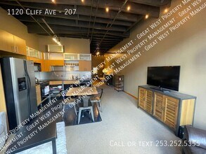 1120 E Cliff Ave in Tacoma, WA - Building Photo - Building Photo