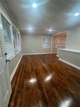 955 Byron Dr SW in Atlanta, GA - Building Photo - Building Photo