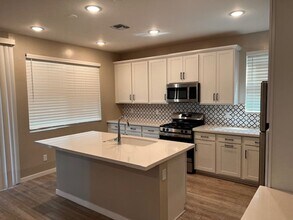 17797 W Cassia Way in Goodyear, AZ - Building Photo - Building Photo