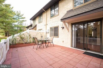 29 Hampshire Dr in Plainsboro, NJ - Building Photo - Building Photo