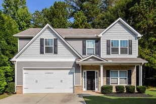 15 Fieldcrest Dr in Dallas, GA - Building Photo