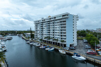 Keystone Harbor Club in North Miami, FL - Building Photo - Building Photo