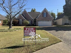 9371 Helmsley Dr in Cordova, TN - Building Photo