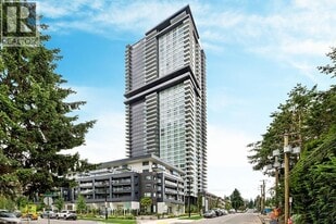 537 Cottonwood Ave in Coquitlam, BC - Building Photo