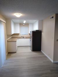 Churn Creek Village Apartments in Redding, CA - Building Photo - Building Photo