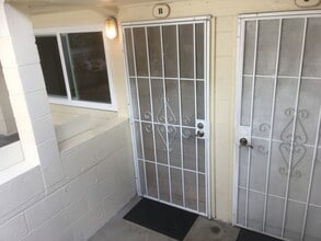 1725 Hoe St, Unit B in Honolulu, HI - Foto de edificio - Building Photo