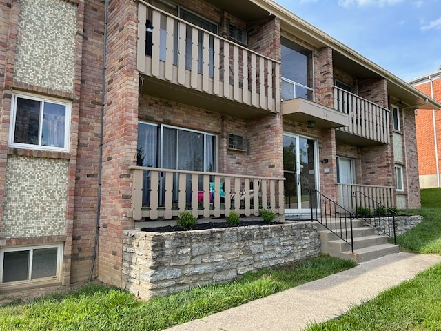 884 Mohawk Trail in Milford, OH - Building Photo