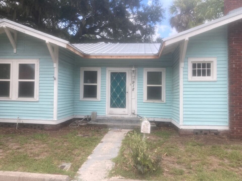 918 11th Ave W in Bradenton, FL - Building Photo
