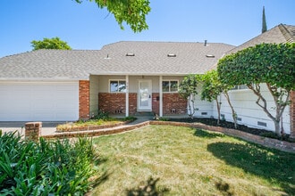 7971 Hanford Way, Unit 5 - Small in Sacramento, CA - Building Photo - Building Photo