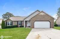 1528 Cavalier Dr in Maryville, TN - Foto de edificio - Building Photo