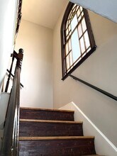 130 Neal St in Portland, ME - Foto de edificio - Building Photo