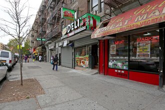 118 Nagle Ave in New York, NY - Building Photo - Building Photo