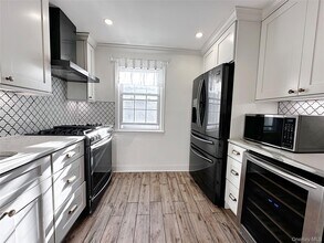 132 Texas Ave in Yonkers, NY - Building Photo - Building Photo