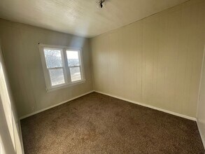 2114 Ave. B in Scottsbluff, NE - Foto de edificio - Building Photo