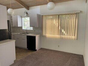 2493 1/2 S Barrington Ave, Unit 2493 1/2 in Los Angeles, CA - Building Photo - Building Photo