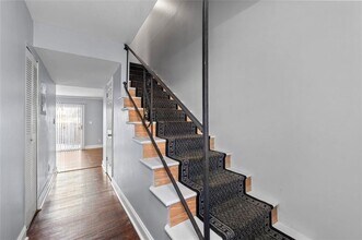 5667 Kingsport Dr in Atlanta, GA - Building Photo - Building Photo