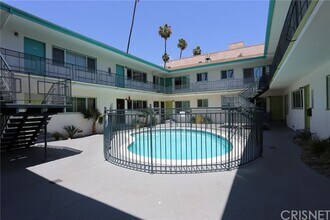 400 S Mariposa Ave-Unit -Tenant in Los Angeles, CA - Building Photo - Building Photo