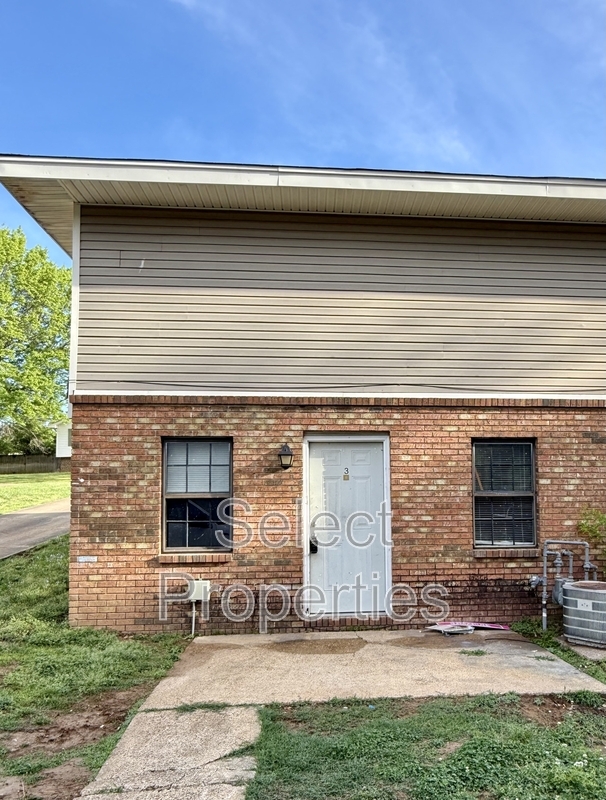 property at 2011 Stonemill Dr