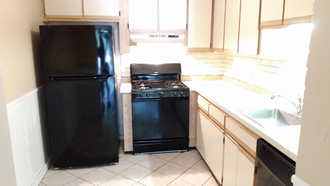 100 Cass Ave, Unit A4 in Dracut, MA - Building Photo - Building Photo