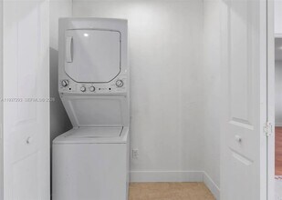 14013 SW 90th Ave in Miami, FL - Building Photo - Building Photo