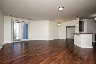 Maxwell Apartments in Indianapolis, IN - Building Photo - Interior Photo
