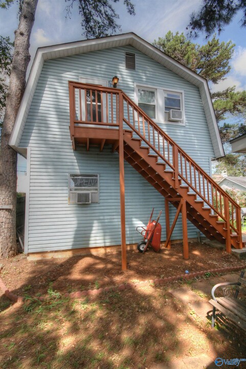 705 Mckinley Ave NE-Unit -½ in Huntsville, AL - Foto de edificio