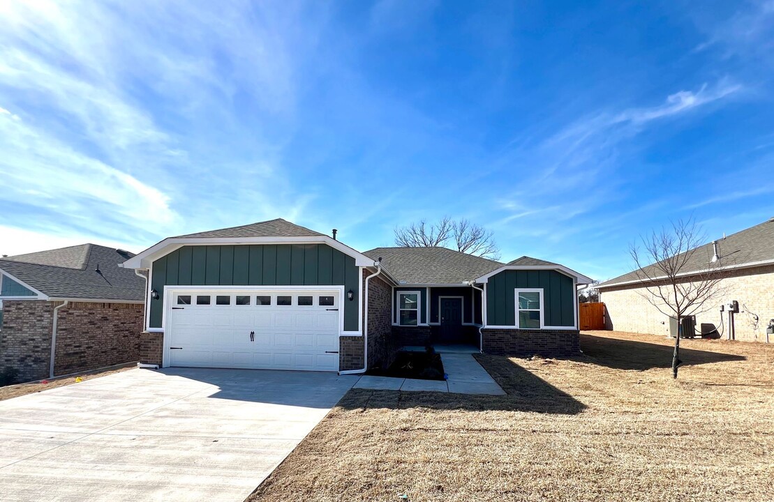 12417 Bluford Ln in Edmond, OK - Building Photo