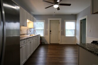 43 Garden St in Stonington, CT - Building Photo - Building Photo