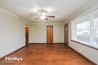 311 N Boehning St in Indianapolis, IN - Foto de edificio - Building Photo