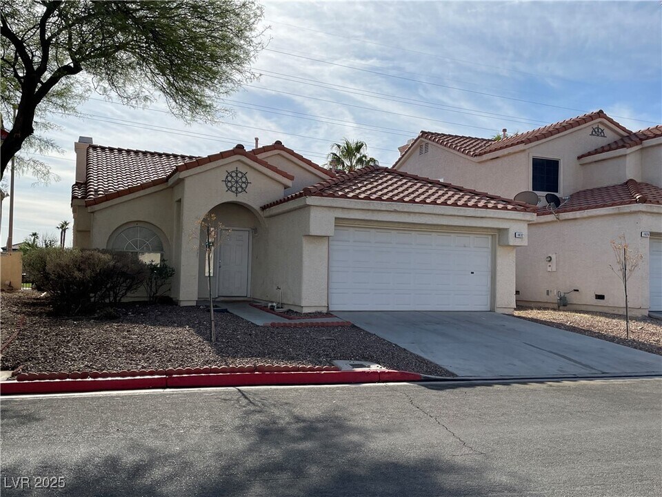 1632 Indian Cove Ln in Las Vegas, NV - Building Photo