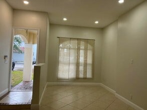 5076 SW 38th Way in Fort Lauderdale, FL - Building Photo - Building Photo