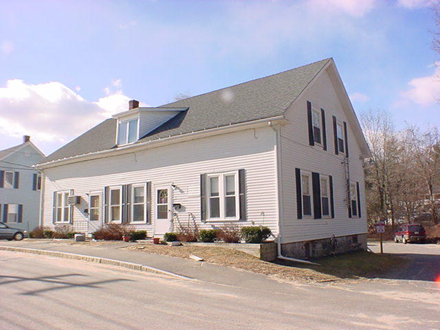 33-35 Nichols Ave in Newmarket, NH - Building Photo - Building Photo