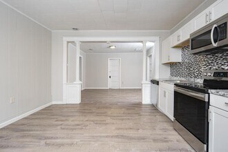 369 5th Ave in Troy, NY - Building Photo - Building Photo