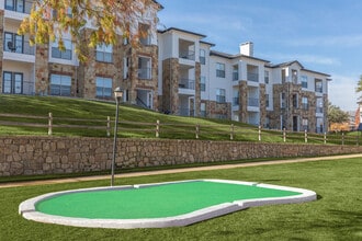 Santa Fe Ranch Apartments in Irving, TX - Foto de edificio - Building Photo