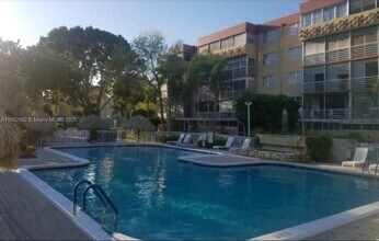 404 NW 68th Ave in Plantation, FL - Building Photo - Building Photo